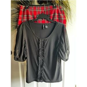 Womens New Directions Short sleeve black top with puff flirty sleeves top